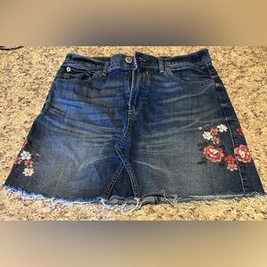Express Denim Skirt size 8 Fray Jean Floral Embroidered Flowers Stretch